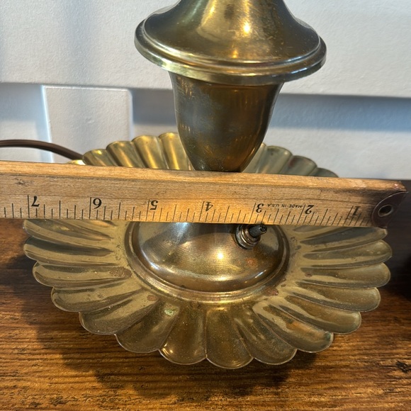 Vintage Brass Ornate Regency Double
Light Table Desk Lamp with 2 blue shades - Picture 16 of 16